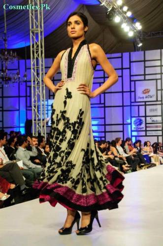 Latest Umar Sayeed Bridal Wear Collection at FPW 2012-011