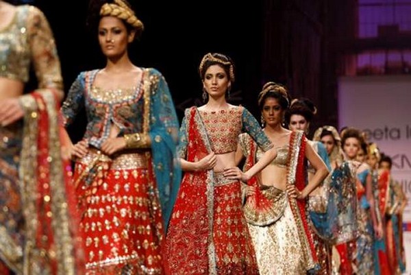 Neeta-Lulla-Bridal-Wear-Collection-2012-For-Women-001.jpg