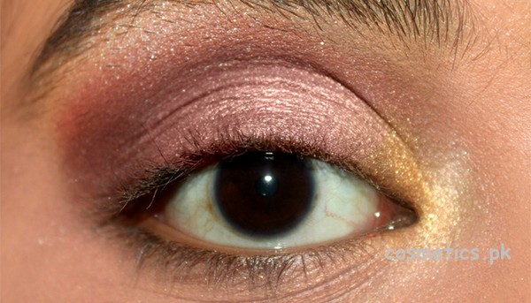 Eye Makeup Tutorial For Shimmery Rose Gold