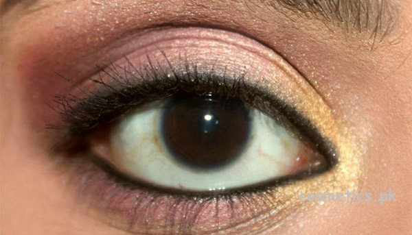 Eye Makeup Tutorial For Shimmery Rose Gold