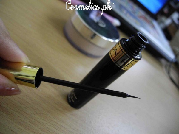 Top 5 Best Liquid Eyeliner - Revlon Febuliner