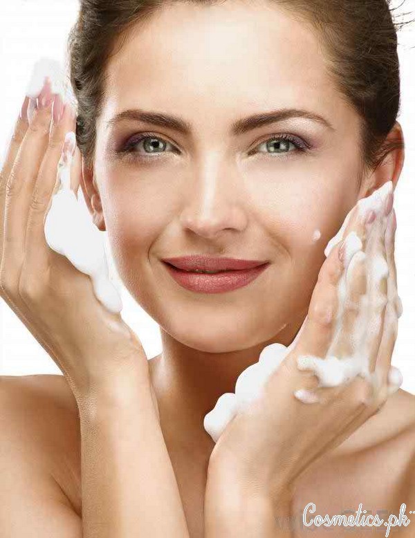 Top 6 Best Facial Cleanser Scrubs In Pakistan