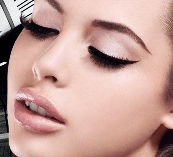 Top 10 Eyeliner Styles For Small And Big Eyes-Smooth Eyeliner Styles