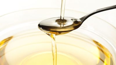 Macadamia oil